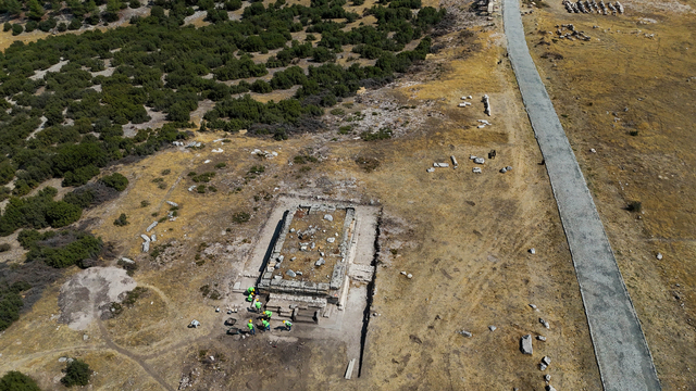 Blaundos Antik Kenti'ndeki ikinci tapınak da ayağa kaldırılıyor