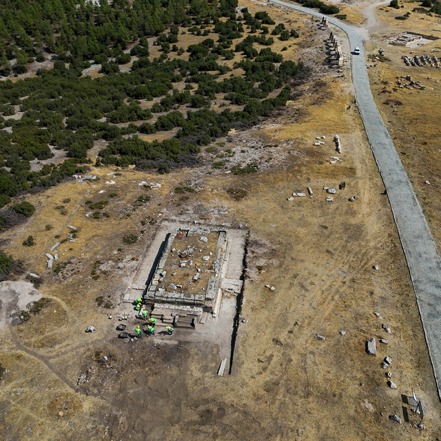 Blaundos Antik Kenti'ndeki ikinci tapınak da ayağa kaldırılıyor