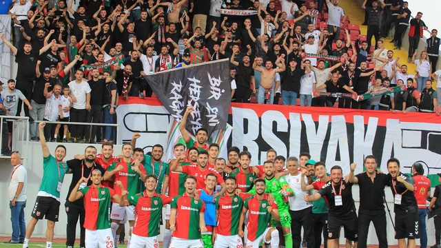 Karşıyaka zirveye kuruldu