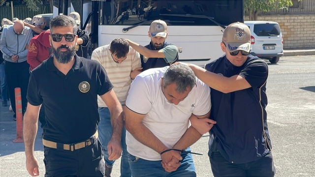 Şanlıurfa'da 10 DEAŞ şüphelisi tutuklandı