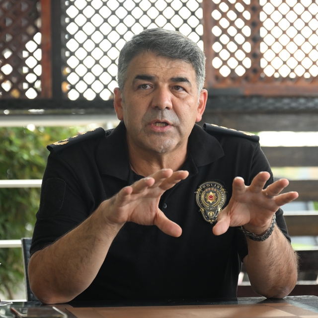 Meriç Nehri'nde polis ve jandarma ekiplerince zodyak botla ortak devriyeye...