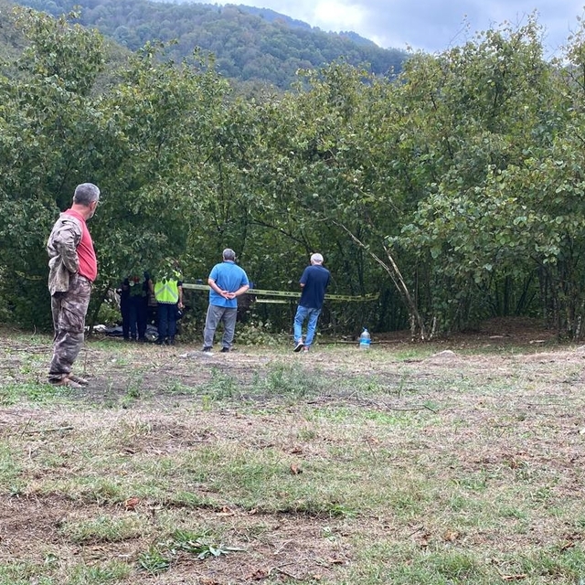 Sakarya'da devrilen traktörün altında kalan sürücü öldü