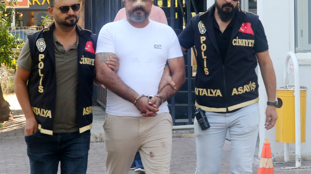 Trabzonsporlu eski futbolcunun oğlu Antalya'da öldürüldü (2)