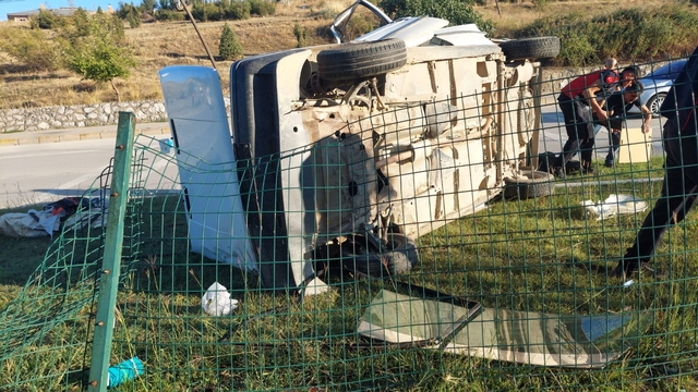 Sinop'ta devrilen otomobilin sürücüsü yaralandı