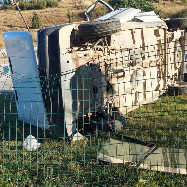 Sinop'ta devrilen otomobilin sürücüsü yaralandı