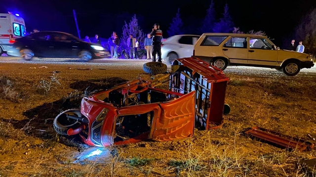 Kütahya'da aynı bölgede 3 dakika arayla iki kaza kamerada: 1 yaralı