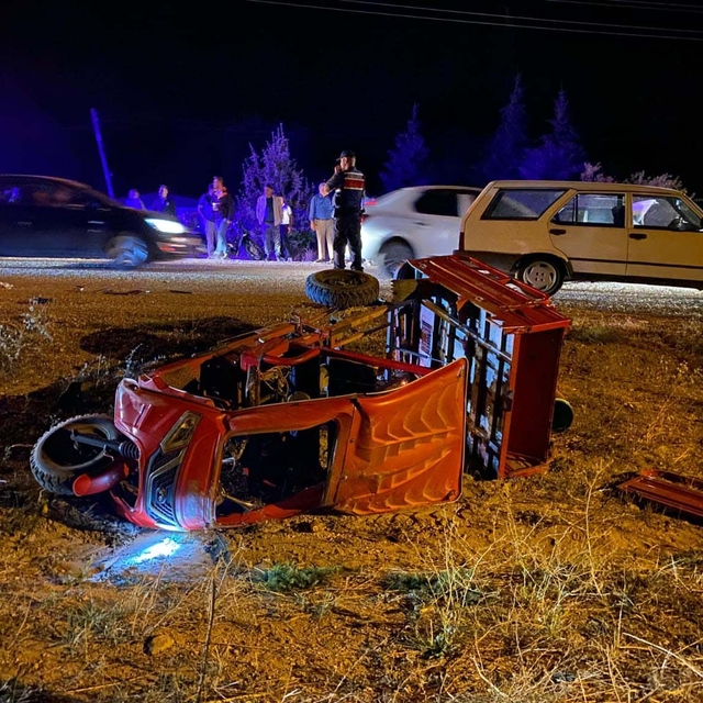 Kütahya'da aynı bölgede 3 dakika arayla iki kaza kamerada: 1 yaralı