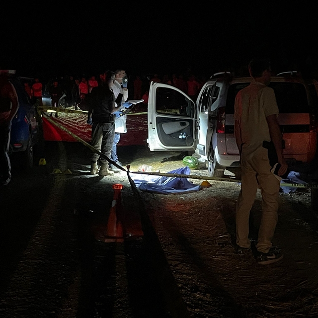 Batman'da bir araca düzenlenen silahlı saldırıda aynı aileden 4 kişi hayatı...