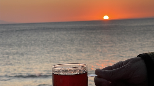 Burhaniye'de gün batımı kartpostallık görüntüler oluşturdu