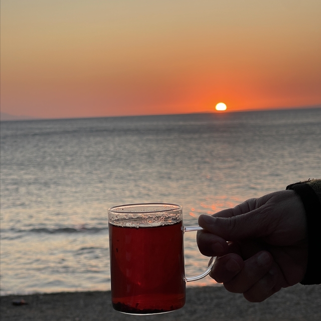 Burhaniye'de gün batımı kartpostallık görüntüler oluşturdu