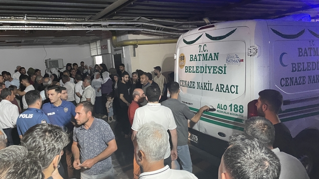 Batman'da silahlı saldırı sonucu ölen 4 kişinin cenazesi yakınlarına teslim edildi