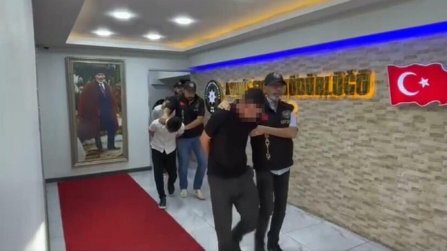 İzmir'de dolandırıcılık operasyonunda 53 tutuklama