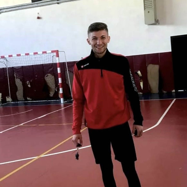 Banka kartını arkadaşına verdi, hakkında 10 ayrı dava açıldı