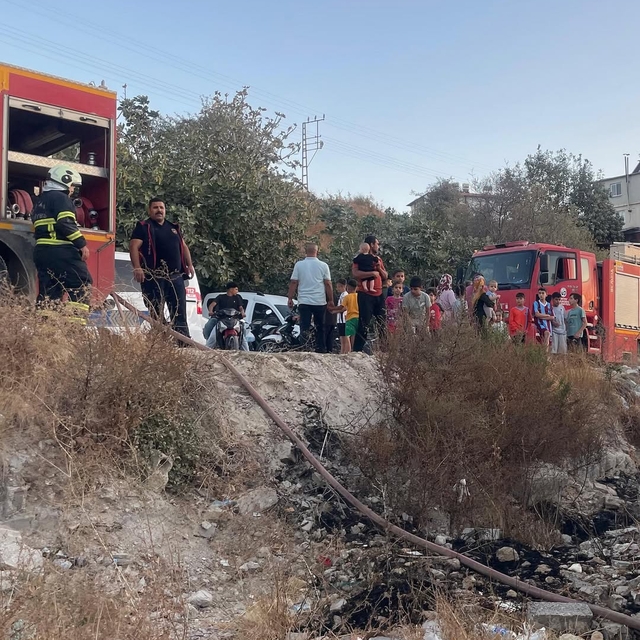 Hatay'da 2 katlı evde çıkan yangın söndürüldü