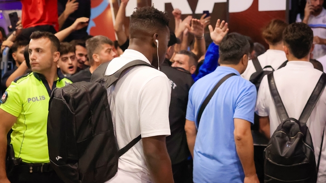 Trabzonspor Kulübü, takımı karşılayan taraftarlar için teşekkür mesajı paylaştı