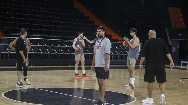 Mersin Spor, iki kulvarda da başarılara imza atmak istiyor