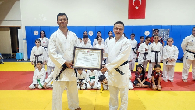 Başsavcı Oğuzhan Dönmez karatede siyah kuşak aldı