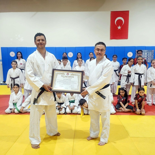 Başsavcı Oğuzhan Dönmez karatede siyah kuşak aldı