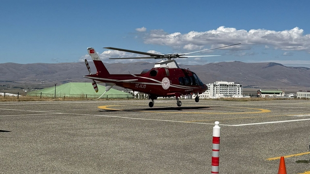 Erzurum'da ambulans helikopter kalp krizi geçiren hasta için havalandı