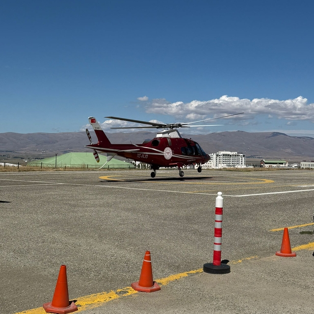 Erzurum'da ambulans helikopter kalp krizi geçiren hasta için havalandı