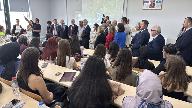 TÜ Sağlık Bilimleri Fakültesi'nde yeni yapılan amfiler düzenlenen törenle açıldı