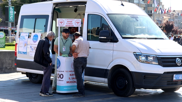 Kayseri'de mobil sigara bırakma aracı hizmete başladı