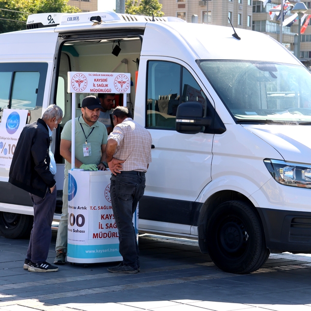Kayseri'de mobil sigara bırakma aracı hizmete başladı