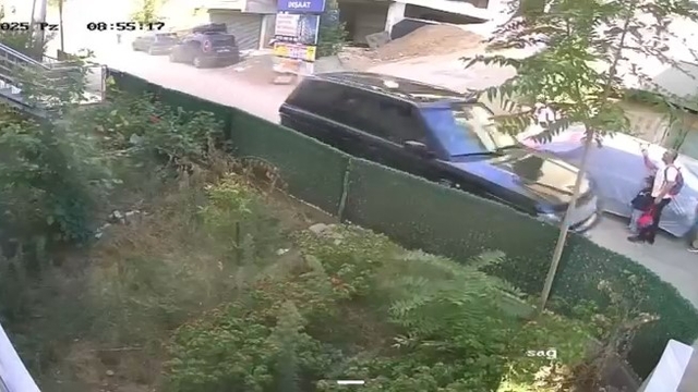 Trafik tartışmasında, çocuklarının yanında babalarına tokat attı