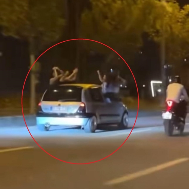 Otomobilde tehlikeli yolculuk kamerada