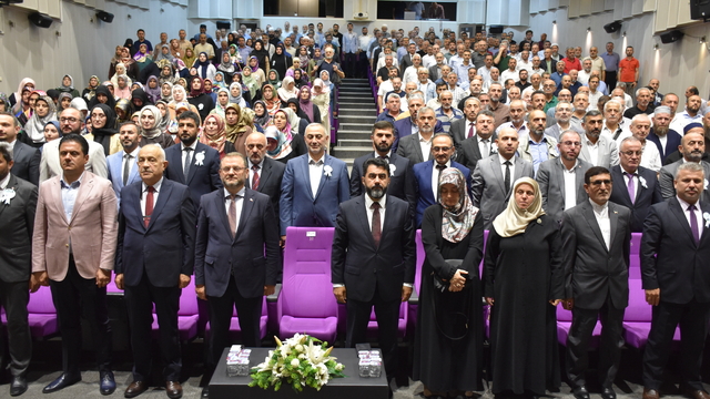 Trabzon'da "Peygamberimiz ve Aile Ahlakı" konulu konferans düzenlendi