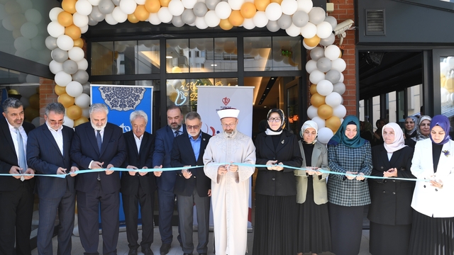 Diyanet İşleri Başkanı Erbaş, Ankara'da "Birr Mekan İyilik, Sanat ve Kahve" açılışına katıldı