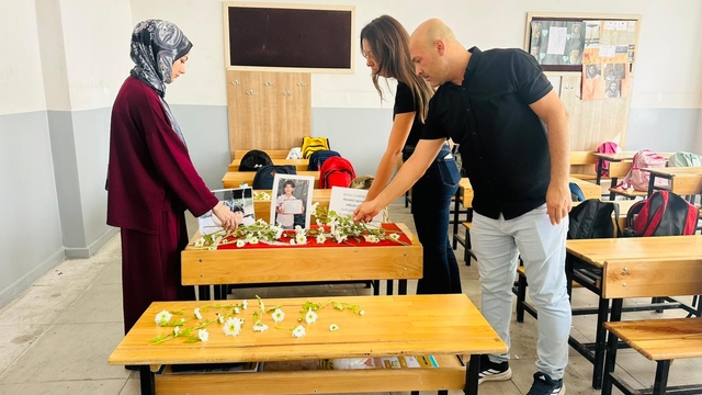 Galatasaray kalecisi Uğurcan Çakır'ın ölen kuzeni için sınıfta anma