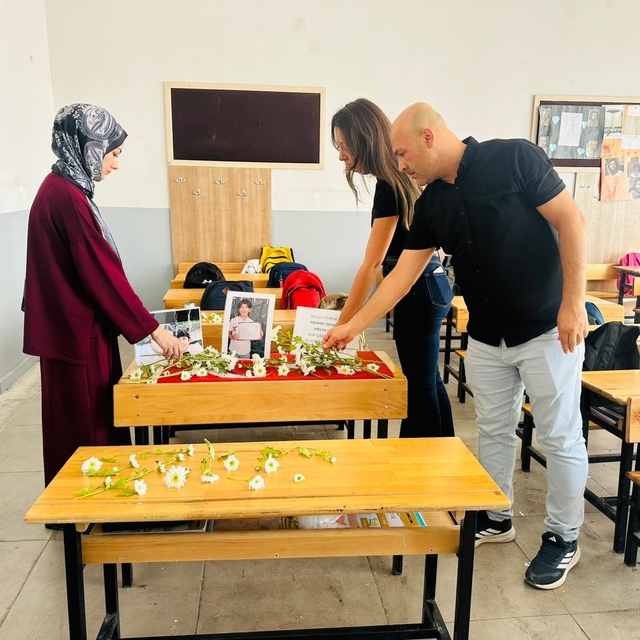 Galatasaray kalecisi Uğurcan Çakır'ın ölen kuzeni için sınıfta anma