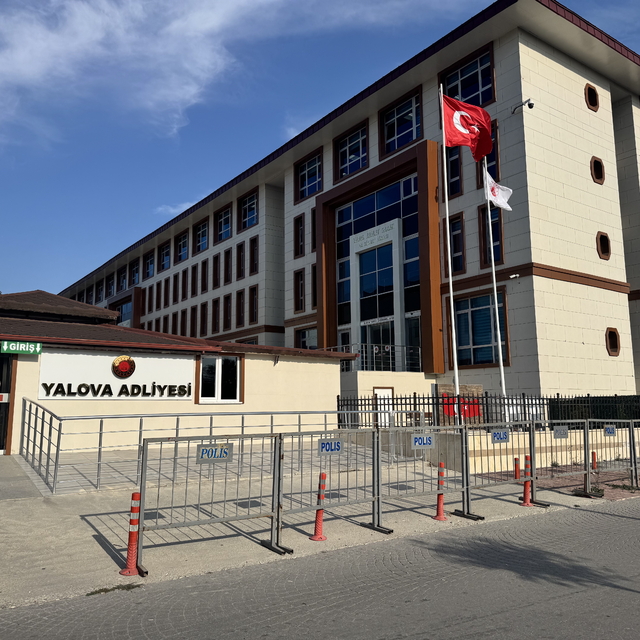 Yalova'da 7 yıl önce öldürülen çocuğun katil zanlısı kadının yargılanmasına...