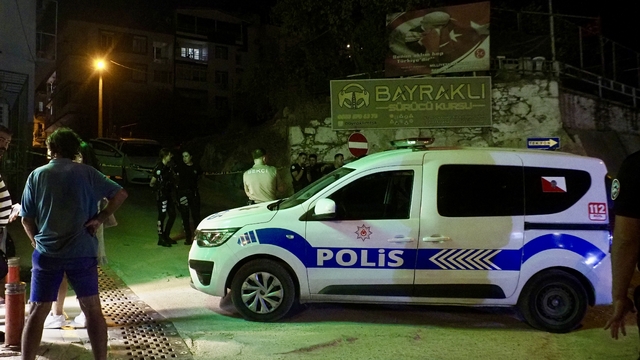 İzmir'de eşini silahla yaralayıp rehin alan şüpheli gözaltına alındı