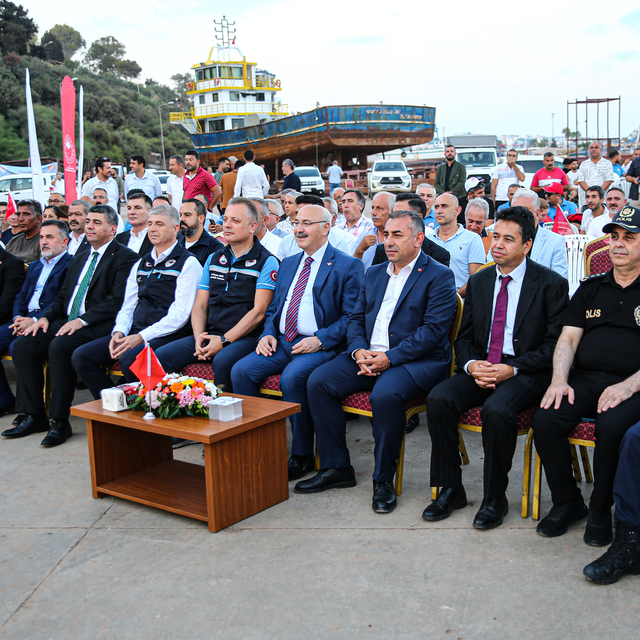 Adana'da su ürünleri av sezonunun açılışı dolayısıyla tören düzenlendi