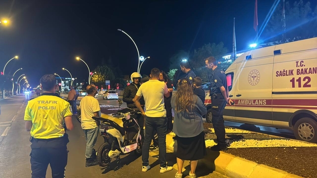 Edirne'de taksi ile elektrikli motosikletin çarpıştığı kazada 1 kişi yaralandı