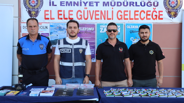 Kırklareli'nde üniversite öğrencileri polis ekiplerince bilgilendirildi