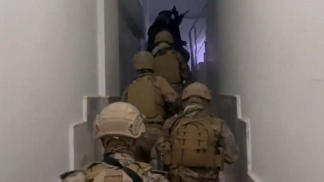 İzmir'de FETÖ operasyonu: 10 gözaltı