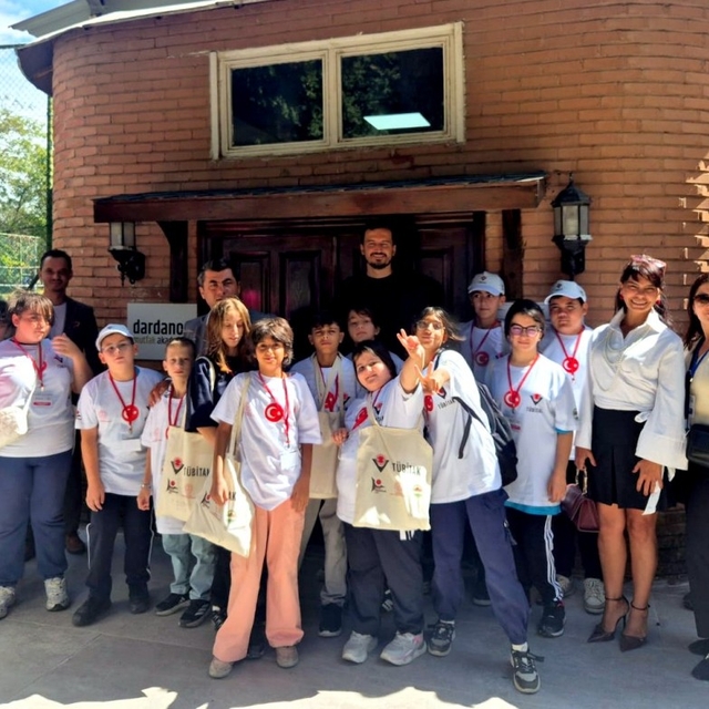 ÇOMÜ'de çocuklara yönelik renkli makarna atölyesi etkinliği düzenlendi