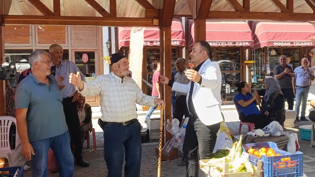 Nallıhanlı şarkıcı, sözlerini yazdığı şarkıya tarihi mekanlarda klip çekti