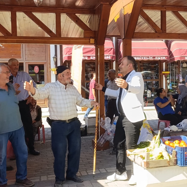 Nallıhanlı şarkıcı, sözlerini yazdığı şarkıya tarihi mekanlarda klip çekti