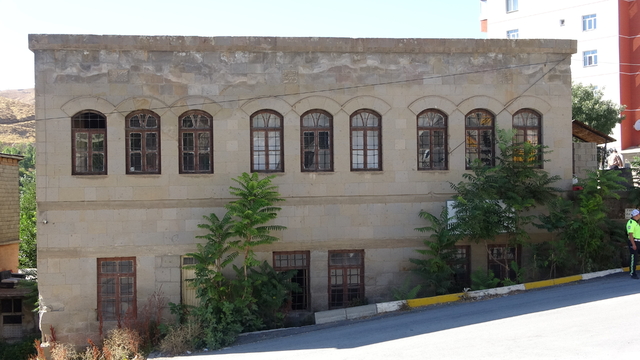 Bitlis'te tarihi-sivil mimari için de restorasyon çalışması başlatıldı