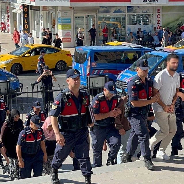 Tabanca ile öldürüldü; eşi, 2 oğlu ve yengesi gözaltında