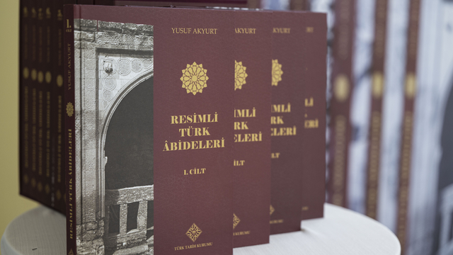"Resimli Türk Abideleri" eserinin tanıtım toplantısı gerçekleştirildi
