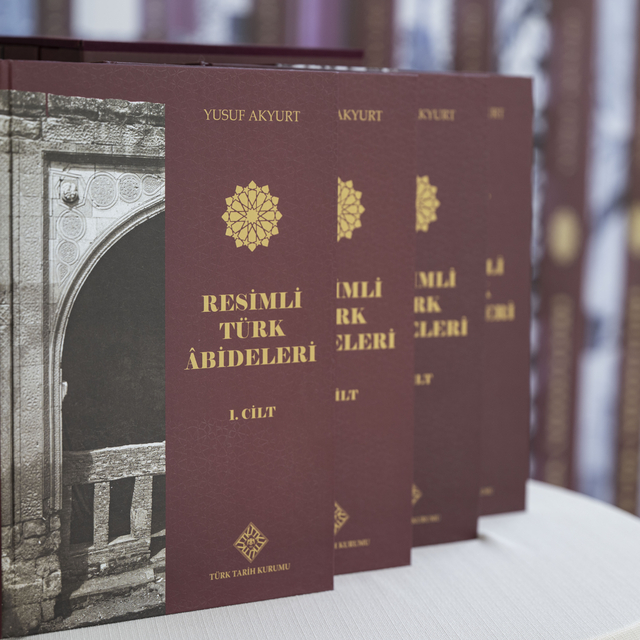 "Resimli Türk Abideleri" eserinin tanıtım toplantısı gerçekleştirildi