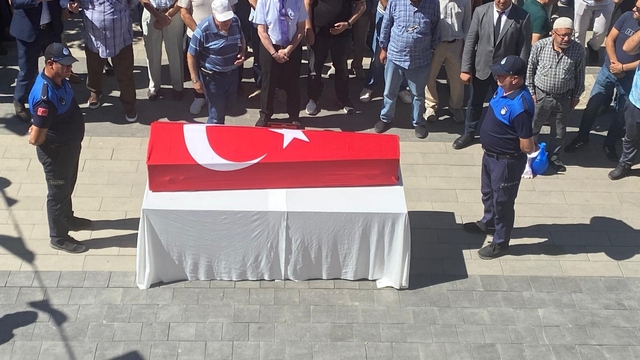 Kazada ölen eski belediye başkanı törenle toprağa verildi