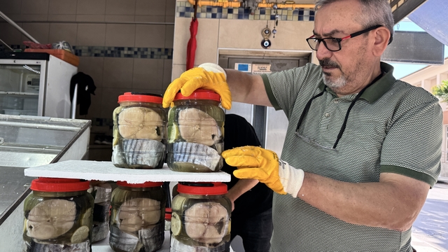 Sinop'ta coğrafi işaretli lakerdalar tezgahlardaki yerini aldı