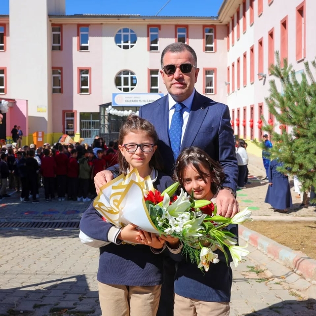 Bayburt'ta İlköğretim Haftası programı düzenlendi
