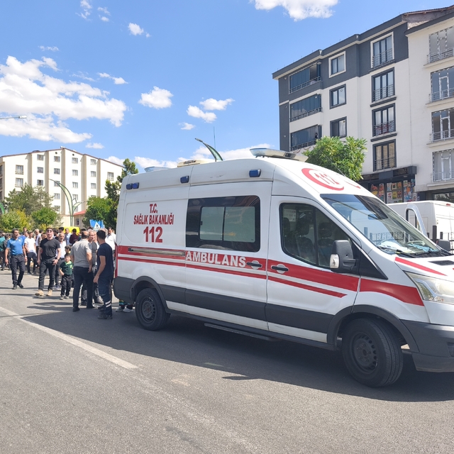 Bingöl'de 2 trafik kazasında 2 çocuk yaralandı